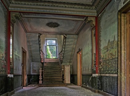 château d'Ah, hall d'entrée, escalier rez-de-chaussée