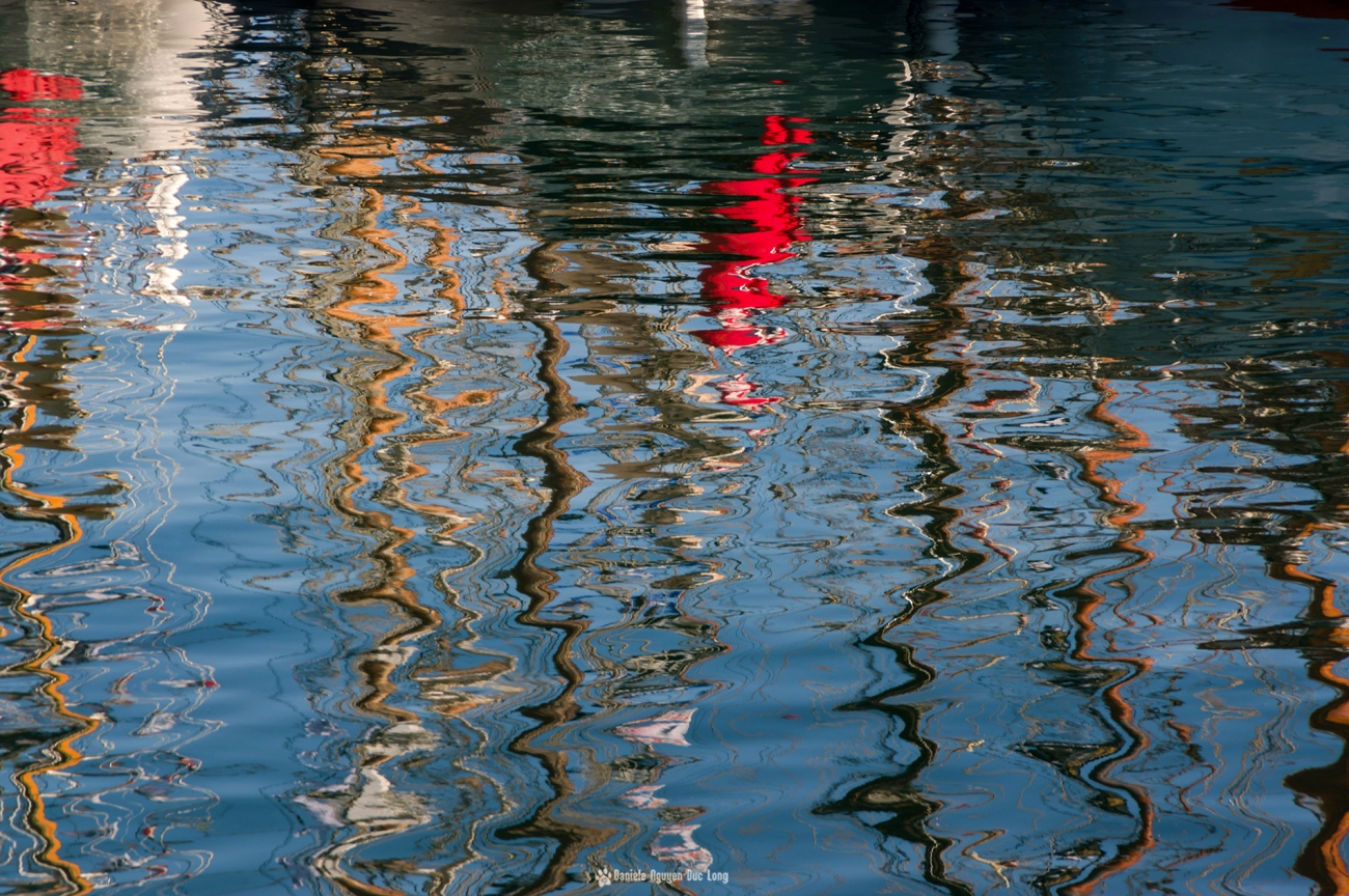 Brest 2016 reflets fin de journée dans l'eau du port mats Brest 2016 reflets fin de journée dans l'eau du port , Brest 2016, Fêtes Maritimes de Brest, Bretagne, Finistère